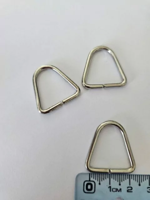 Triángulo Metálico X 10 Unidades Pase 20 mm