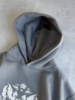 Hoodie Boxy regular “alas” en internet