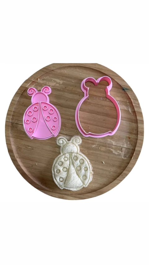 CORTADOR DE PÃO JOANINHA 10CM