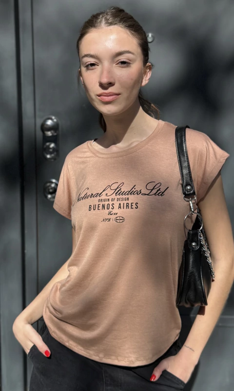 (ART831) Remera Natural Studios - MODAL - comprar online