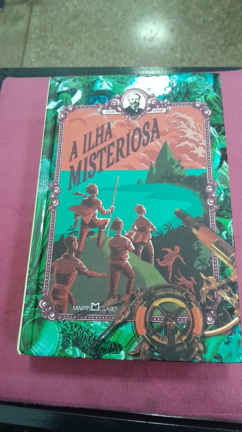 A Ilha Misteriosa - Edição de Luxo - Autor: Júlio Verne (2021) [usado]