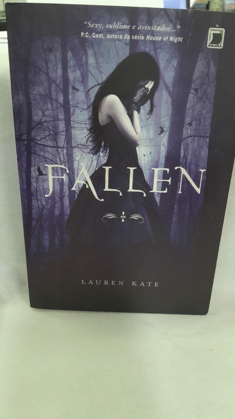 Fallen - Autor: Lauren Kate (2015) [usado]