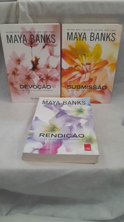 Trilogia Surrender - 3 Vol - Rendição, Submissão, Devoção - Autor: Banks, Maya (2014) [usado]