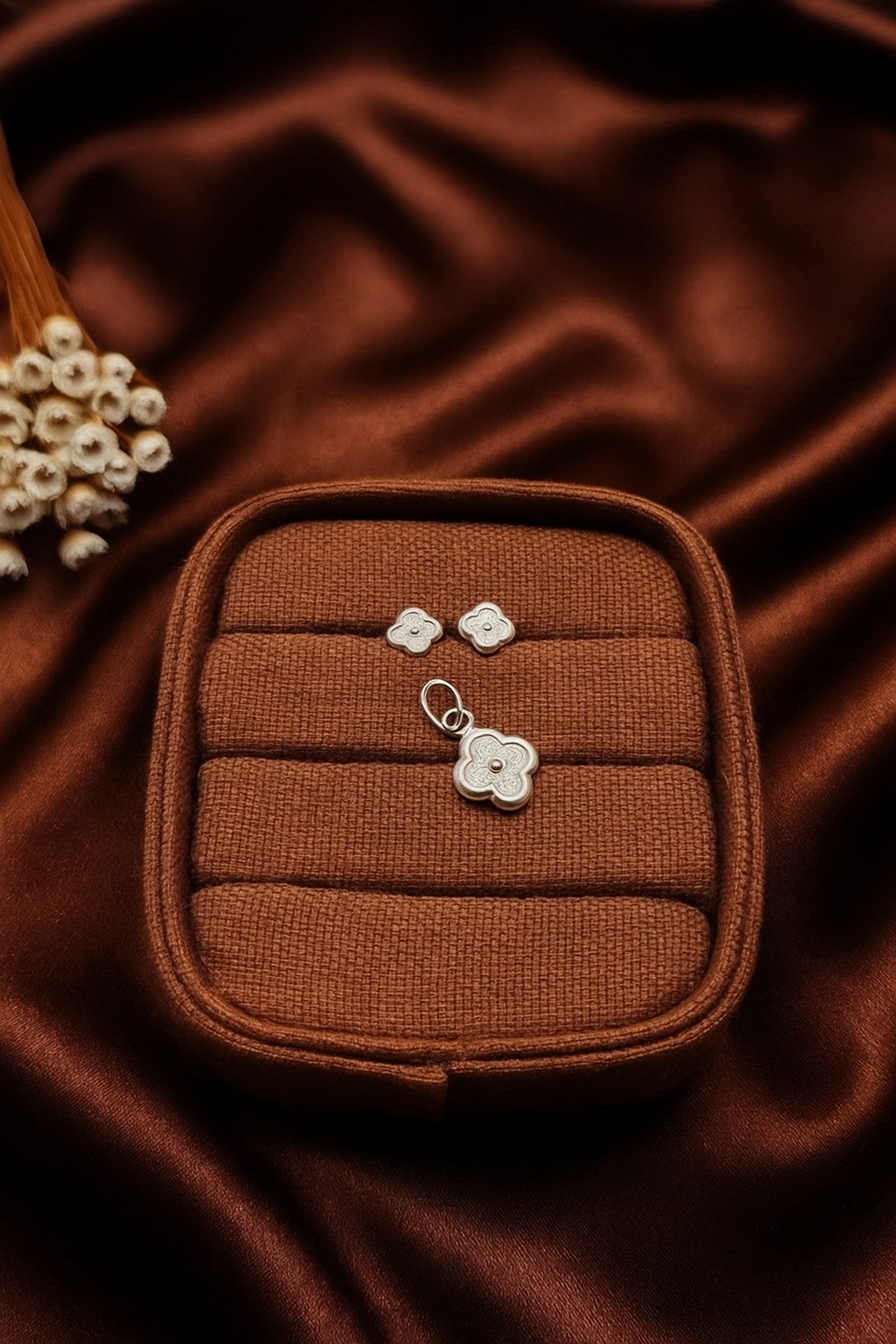 Conjunto trevo prata