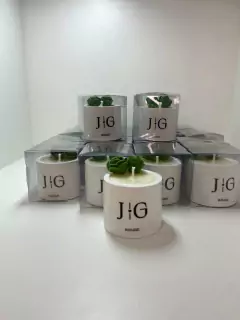 Vela no pote de resina ecológica