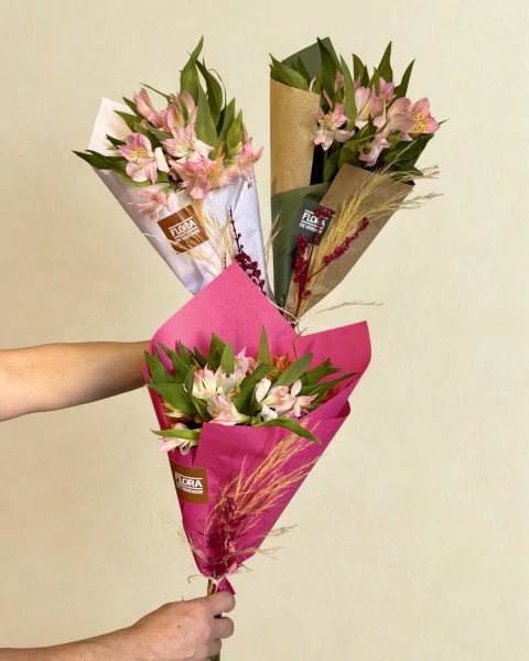 Kit 3 Buquês da Amizade Pê - comprar online