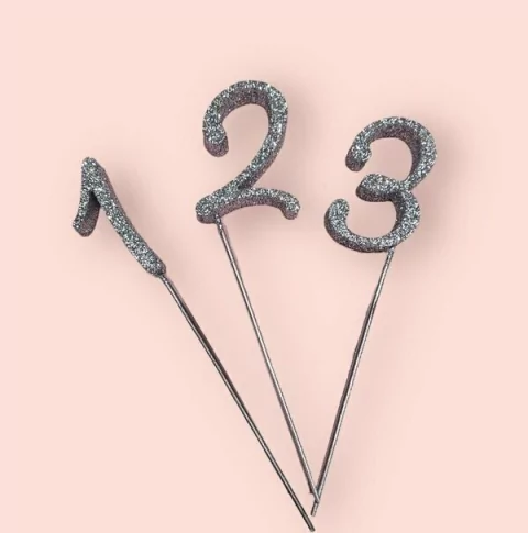 NUMERO POLIFAN CON GLITTER PLATA. NUMERO: 8 - comprar online