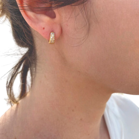 Mini Argola Cravejada com Zircônia Cristal