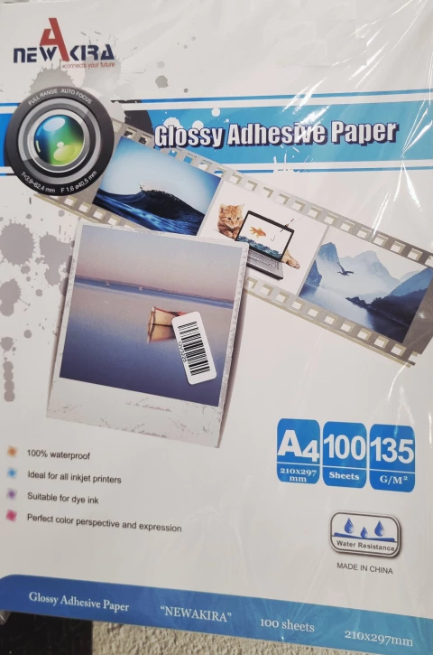 Resma A4 Papel Glossy Fotografico Adhesivo X 100 Hojas 135Gr NewAkira Inkjet (GA135 gr A4)