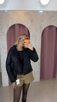 Jaqueta Feminina Couro PU com Pelo Interno na internet