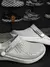 CHINELO CROCS CINZA/BRANCA - comprar online