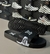 CHINELO SLIDE PREMIUM LOUIS VUITTON LV PRETA - comprar online