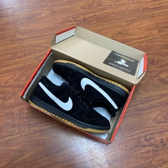 DUNK LOW PRETO CAMURÇA na internet