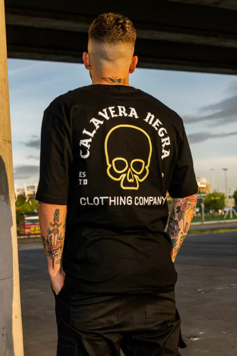 REMERA CALAVERA NEGRA CLOTHING / NEGRO - comprar online