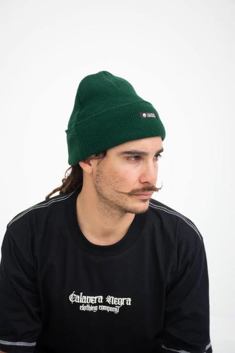 GORRO CALAVERA NEGRA / VERDE PINO - comprar online