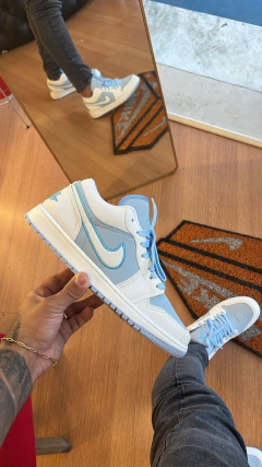 Jordan Azul / Branco