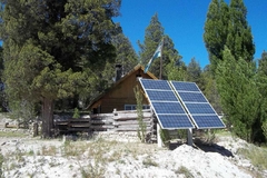 KIT OFF GRID 2000Wh con cargador para sitios sin red