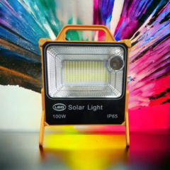 Reflector SOLAR 100W portátil con función de linterna, baliza y cargador USB de celulares en internet