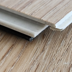 Imagen de Piso flotante vinilico SPC 7.5 mm. Alto Transito 1220x180 mm. sistema de encastre
