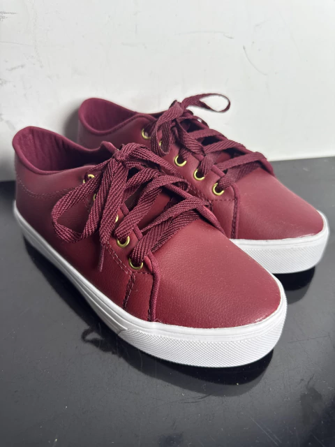 Tênis Couro Sintético | Cor Bordô | tam. 34