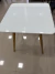 Mesa Pés Palito Tampo de Vidro | 70x70cm