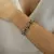 Pulseira Design Isla Ouro | Estela Geromini na internet