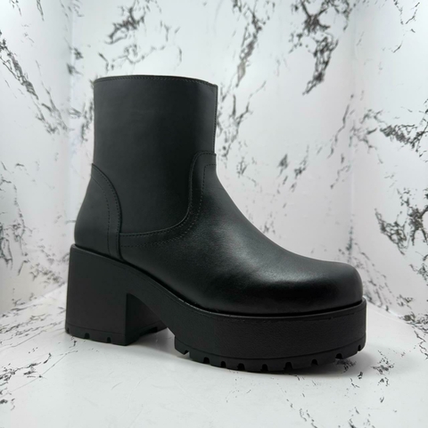 BOTA DE CUERO CAÑA MEDIA