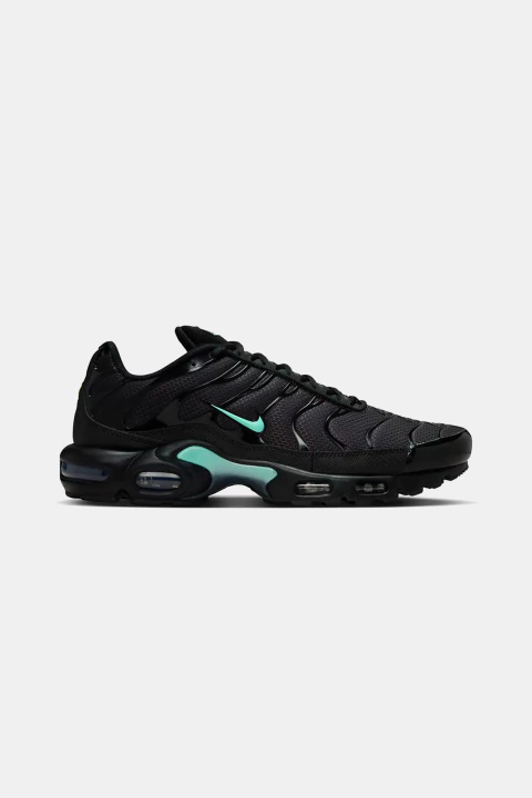 Tênis Nike Air Max Plus Triple Black conforto e estilo