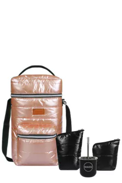 Set de bolso matero Bariloche con yerbera, azucarera y bombilla, en colores negro y rosa.