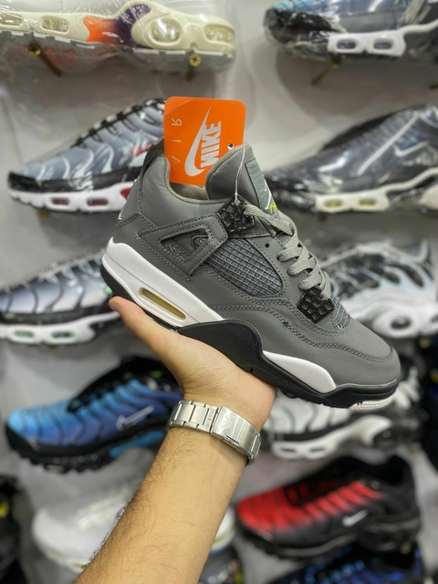 Nike Air Jordan 4 - Cinza - comprar online