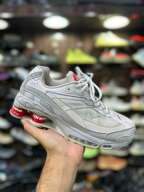 Nike Shox Supreme - Branco/Cinza - comprar online