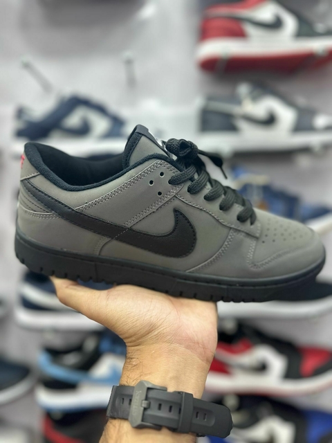 Nike Dunk Low - Cinza - comprar online