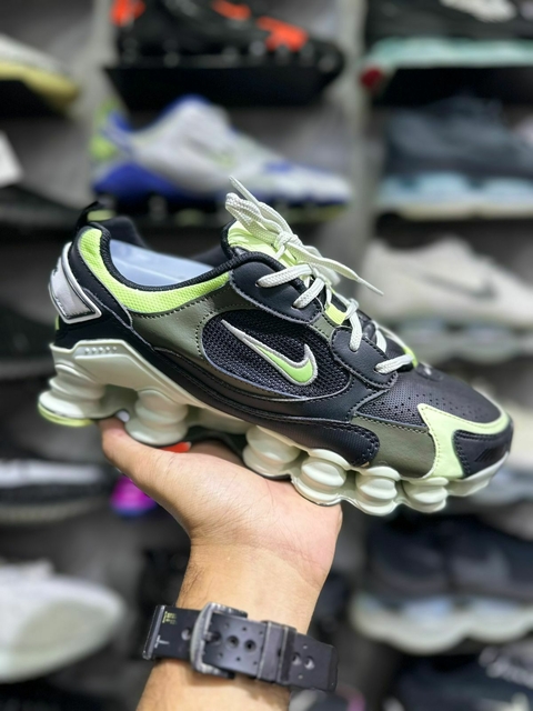 Nike Shox 12 Molas - Preto/Verde/Branco