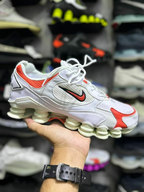 Nike Shox 12 Molas - Branco/Laranja - comprar online