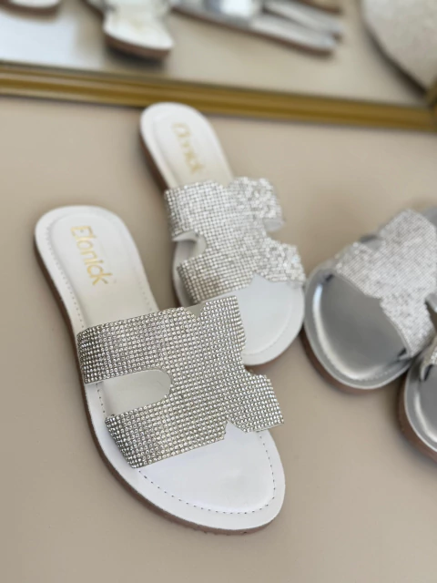 Rasteiras com tiras em strass Samanta