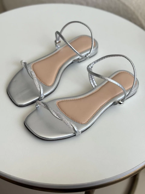 Rasteira com tira trançada Babi