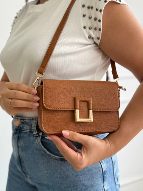 Bolsa Transversal Estruturada com Fivela Dourada Iara