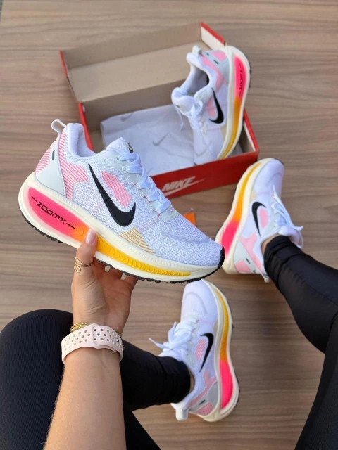 Tênis Esportivo Feminino Zoom X