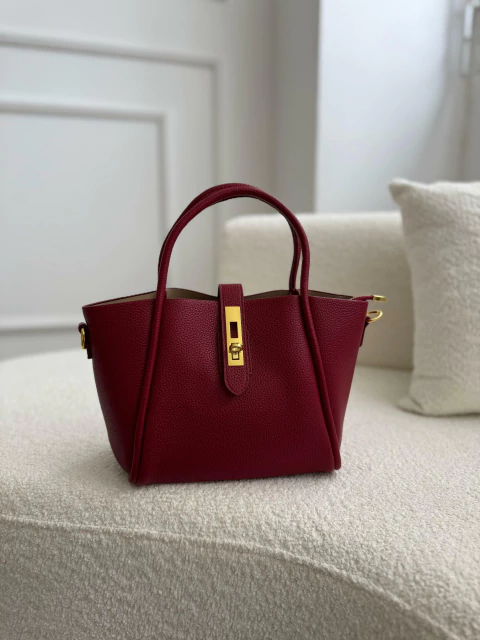 Bolsa Estruturada de Mão com Fecho Dourado Valeria