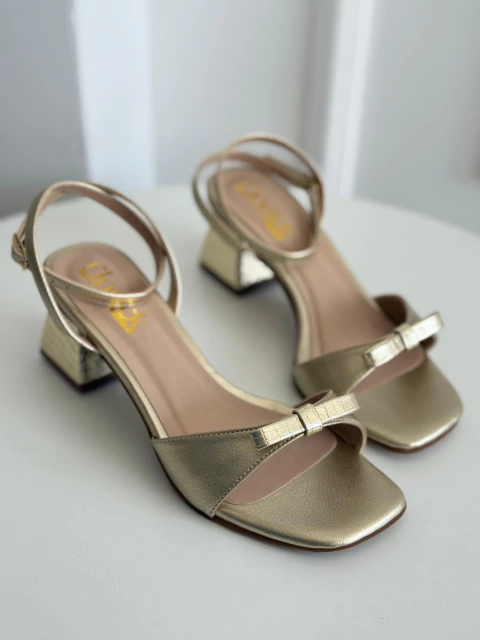 Sandalia Salto Bloco com Laço Texturizado Karly