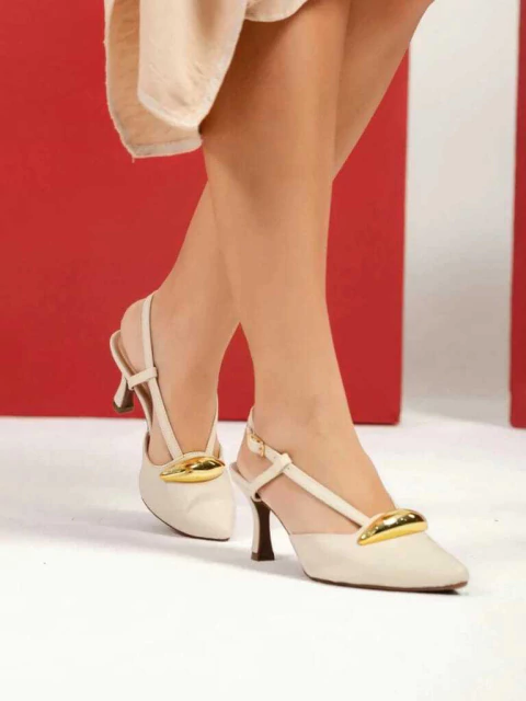 Scarpin Com Detalhe Dourado Sarah - comprar online