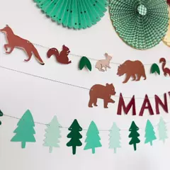 Guirnalda árboles del bosque en internet