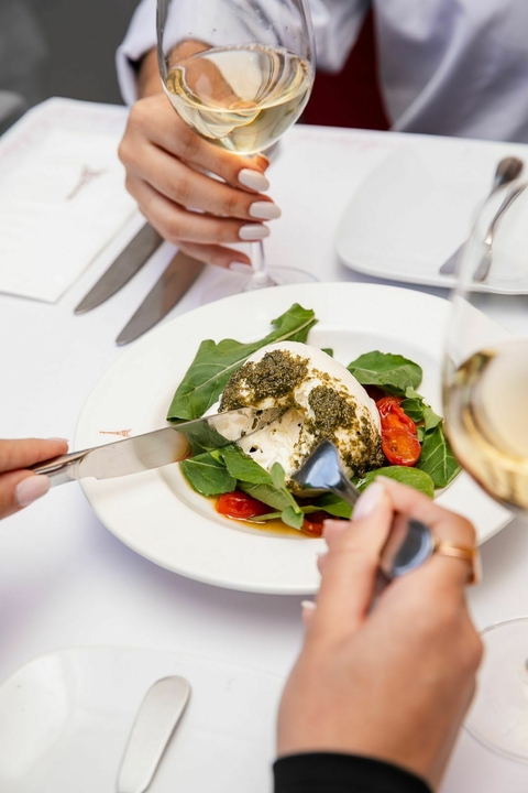 Menu Especial com entradas e vinho - comprar online