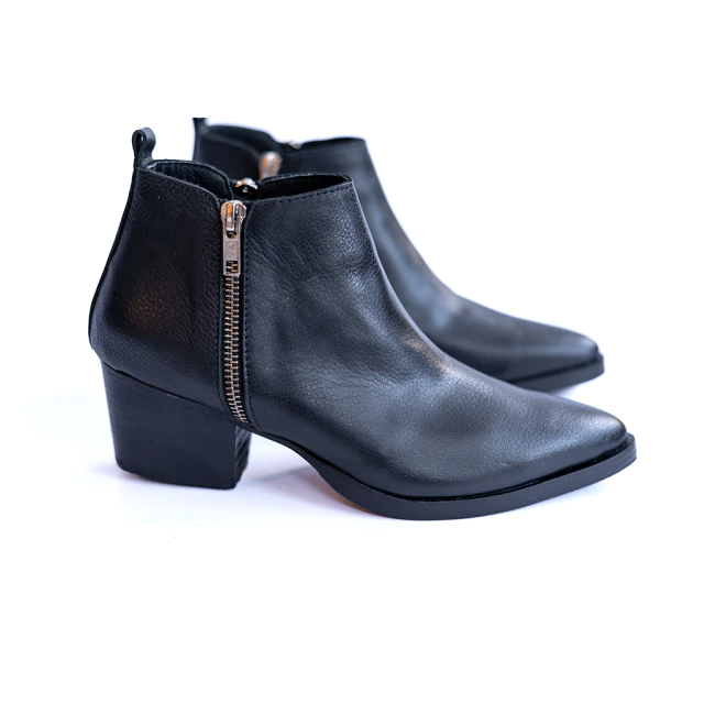 Bota alondra de Kouro