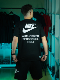 CAMISETA NK SPORTWEAR AUTHORIZED PERSONNEL ONLY - Drivox Atacado