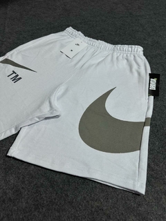 BERMUDA MOLETOM TM BIG SWOOSH - BRANCA COM CINZA na internet