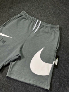 BERMUDA MOLETOM TM BIG SWOOSH - CHUMBO na internet