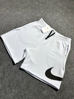 BERMUDA MOLETOM SWOOSH - BRANCA na internet