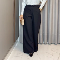 Calça Pantalona com Cinto Preto na internet