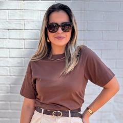 Camiseta Jade - Marrom na internet